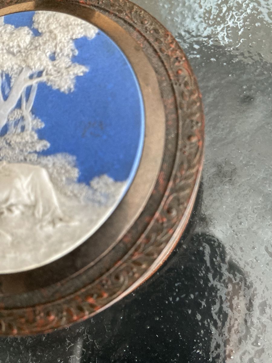 Tutte le decorazioni: Kostbare antike Dose mit Biscuit Deckel – Usato da Zürich venduto da kostbares 2