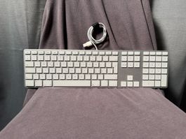 Apple Keyboard / Tastatur // Swiss German Layout