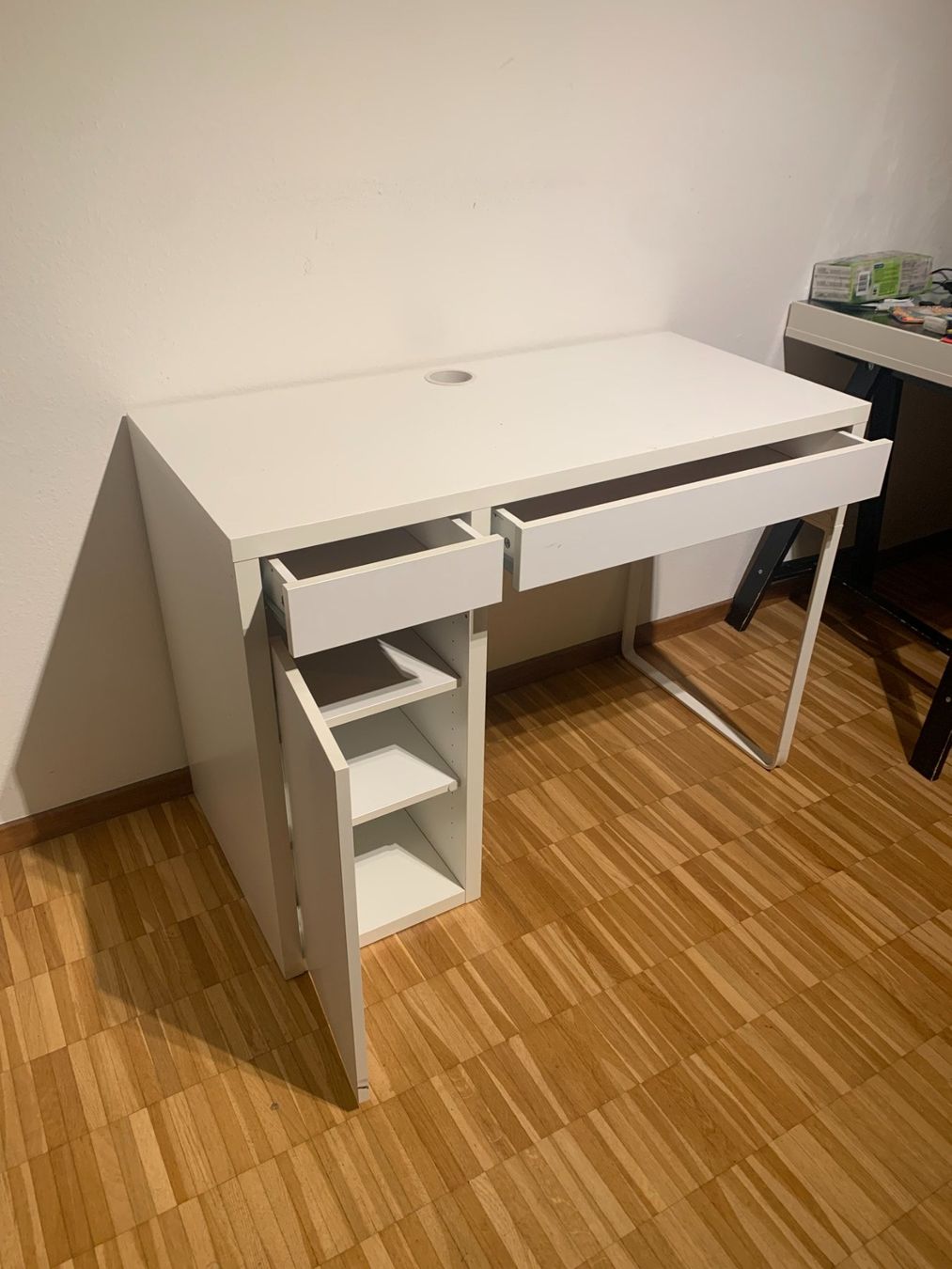 Ikea Schreibtische: Ikea Desk White 105x75x50 – Gebraucht aus Zürich von  2