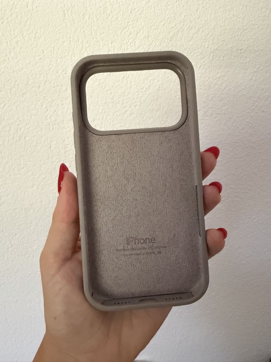 Apple Covers & Schutzfolien: Apple iPhone 17 pro / 18 pro case  – Gebraucht aus Gränichen von Domsiiiii 2