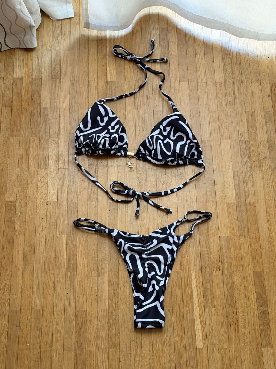 Badekleider & Bikinis: Maillot de bain noir/blanc deux pièces – Neu und originalverpackt aus Le Lignon von Ana2831 2