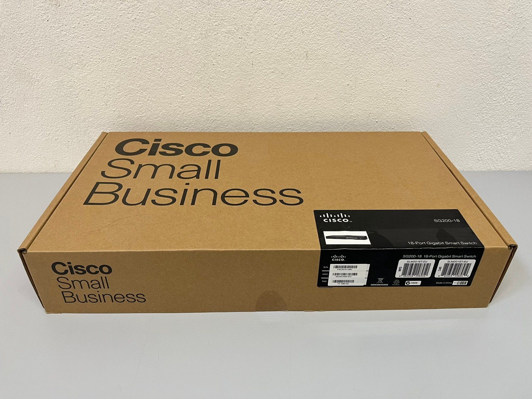 Cisco Hub & Switch: Cisco SG200-18 Netzwerk Switch – Usato da Hochdorf venduto da av-electronics 8