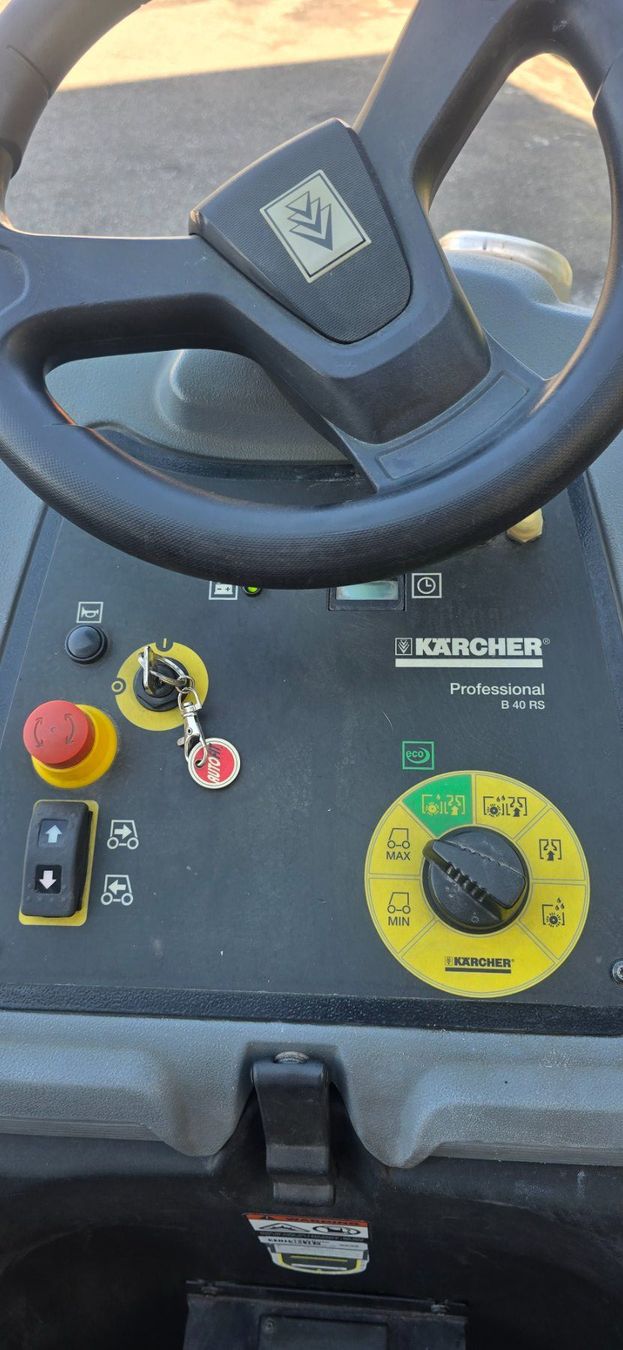 Kärcher Alle Maschinen: Karcher Scheuersaugmaschine gebraucht professionell einse... – Gebraucht aus Rain von Fafan069 6