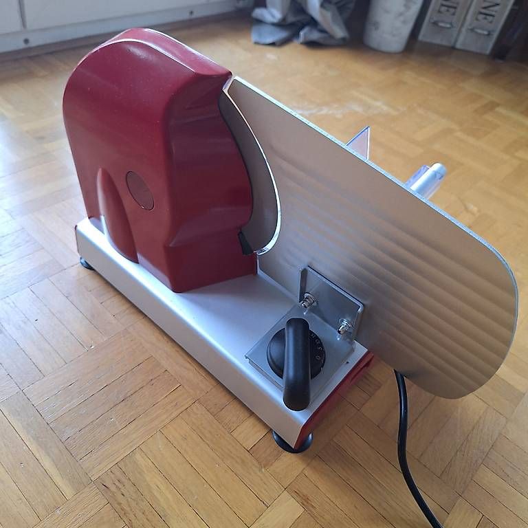 Appareils de cuisine: Aufschnittmaschine – D'occasion à Luzern par Teddybaer_Luzern 2