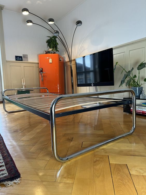 Stahlrohrbett im Stil von Embru Roth Model 455 (Gebraucht) in St ...