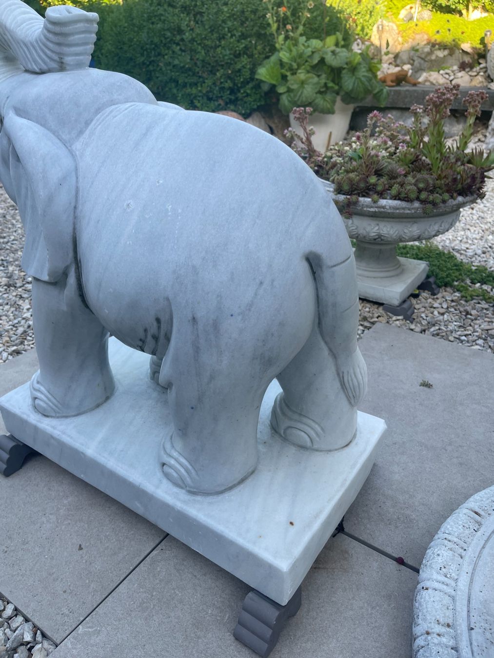 Sculture & Statue: 2x Marmor Elefanten für Garten – Usato da Stadel venduto da Supersaver 9