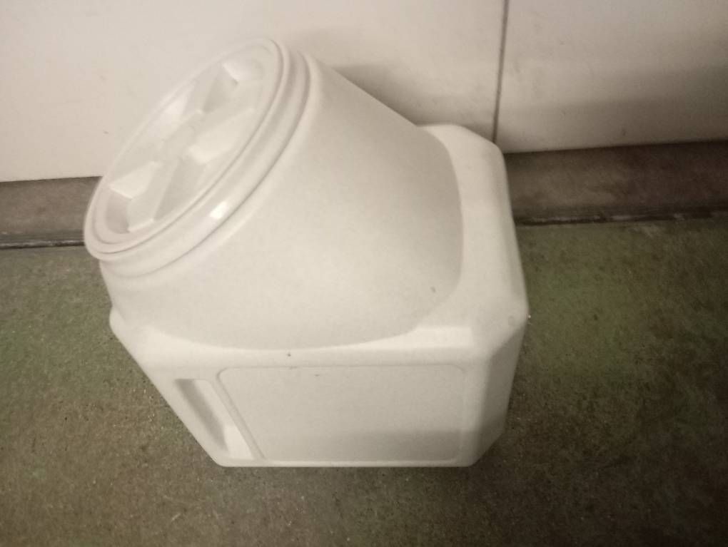 Contenitori & Simili: Wasserdichter Behälter für Boote – Usato da Basel venduto da Petergunn