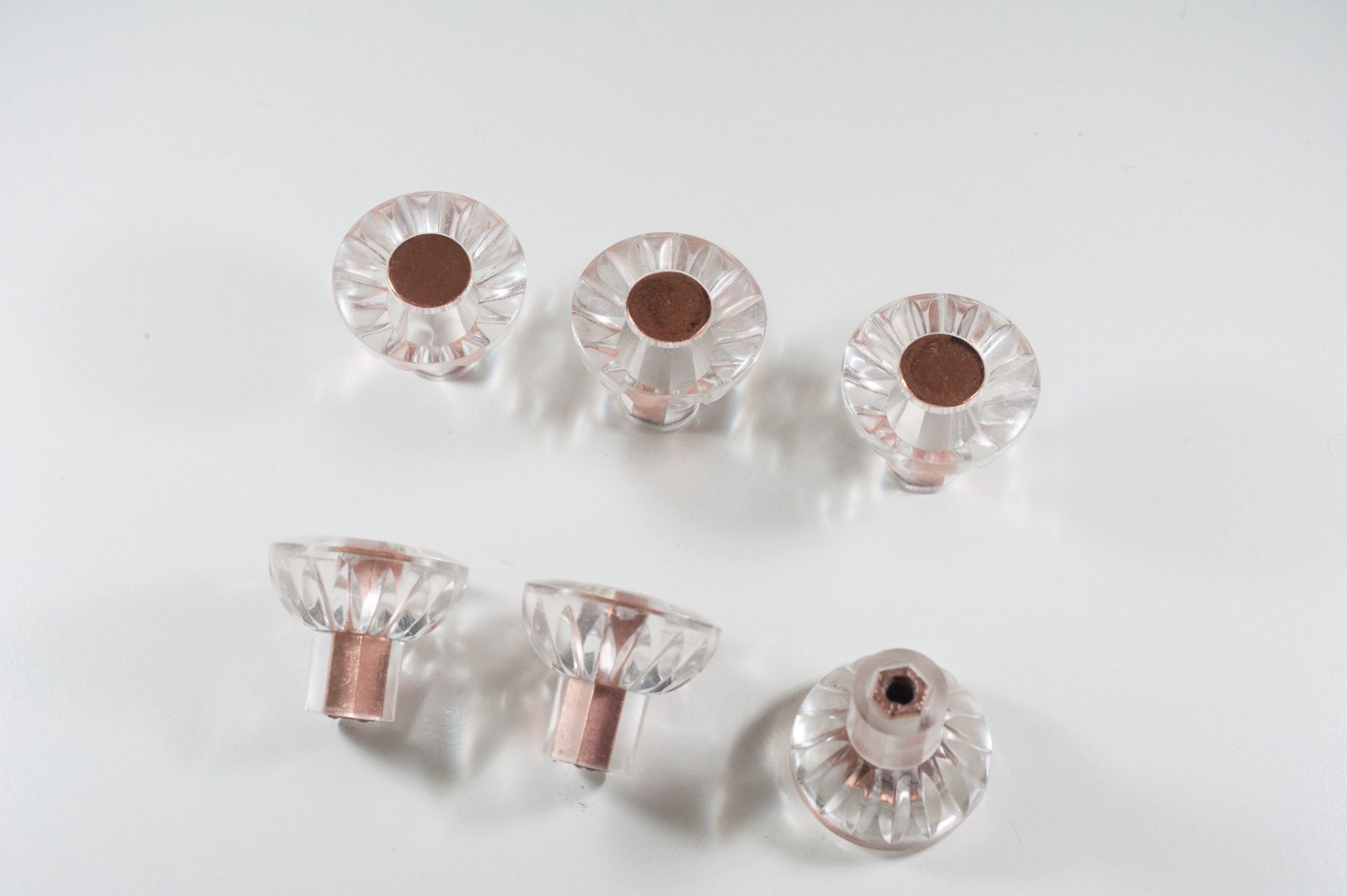 Quincaillerie: 2 Möbelknöpfe Plexiglas / Kupfer – D'occasion à Schwerzenbach par floridan