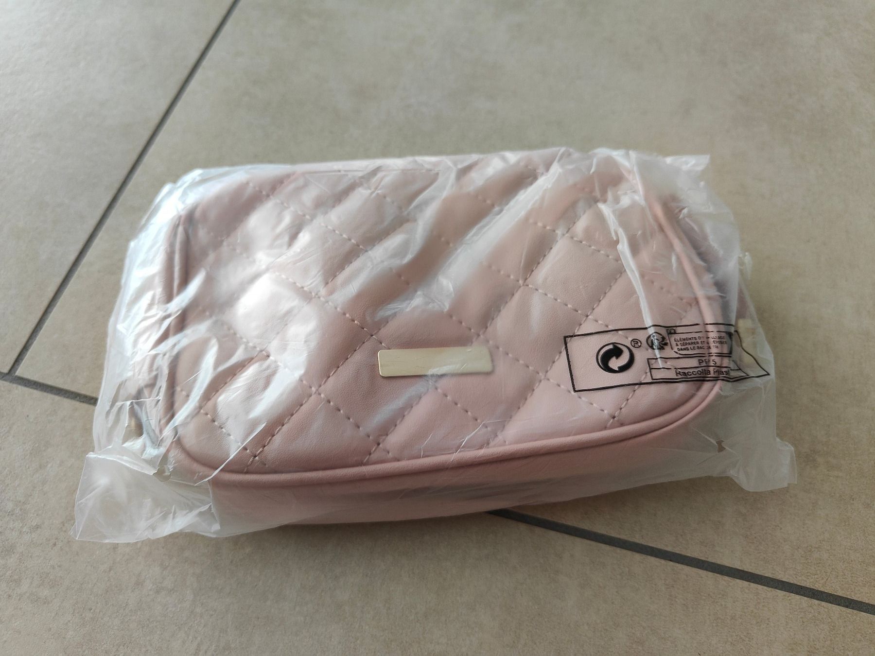 Borse da donna: Gesteppte Handtasche / Umhängetasche – Nuovo e nell'imballaggio originale da Rickenbach b. Wil venduto da Beautiful.Things 2