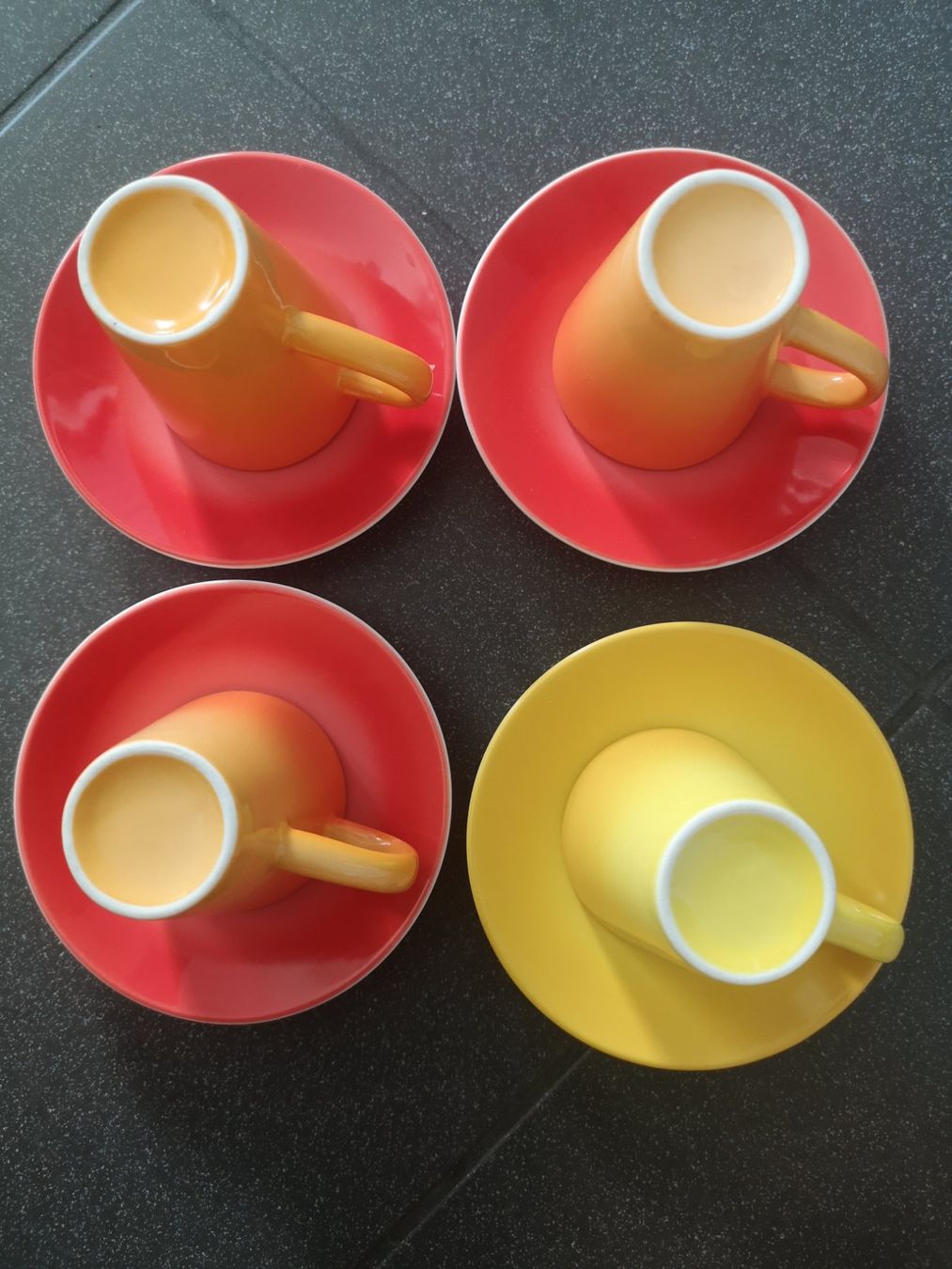 Set di piatti: Kaffee passt zu einer Untertasse – Nuovo (secondo la descrizione) da Dietikon venduto da aro_mr6l 1