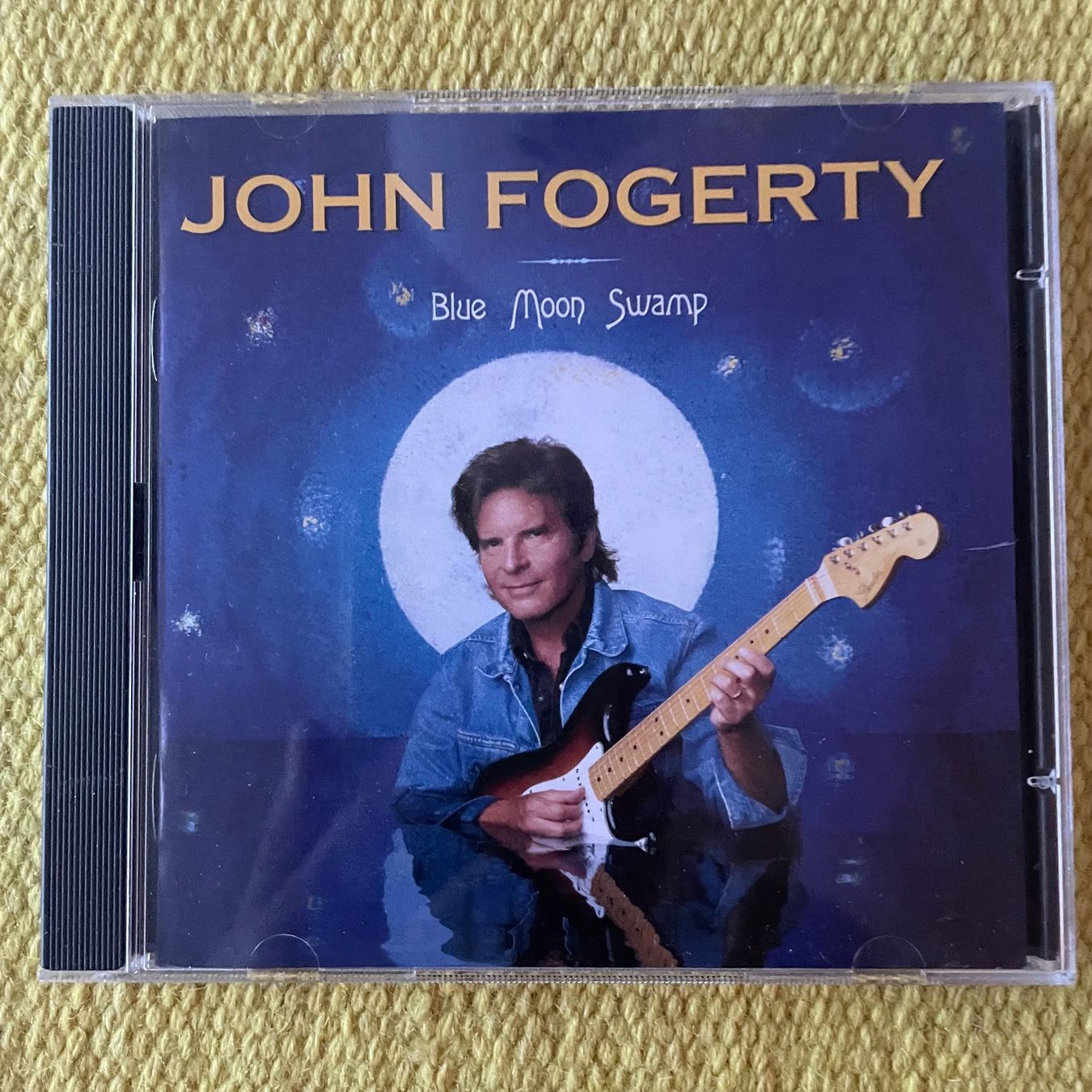 CDs: JOHN FOGERTY CCR-BLUE MOON SWAMP – Gebraucht aus Rorschacherberg von CD-Roli
