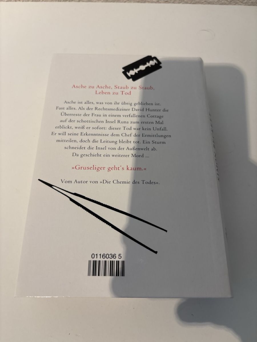 Libri: Simon Beckett - Kalte Asche, neuwertig – Nuovo (secondo la descrizione) da Adliswil venduto da ninotschka7 2