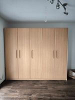 Grosser Kleiderschrank 5-türig in Holzoptik