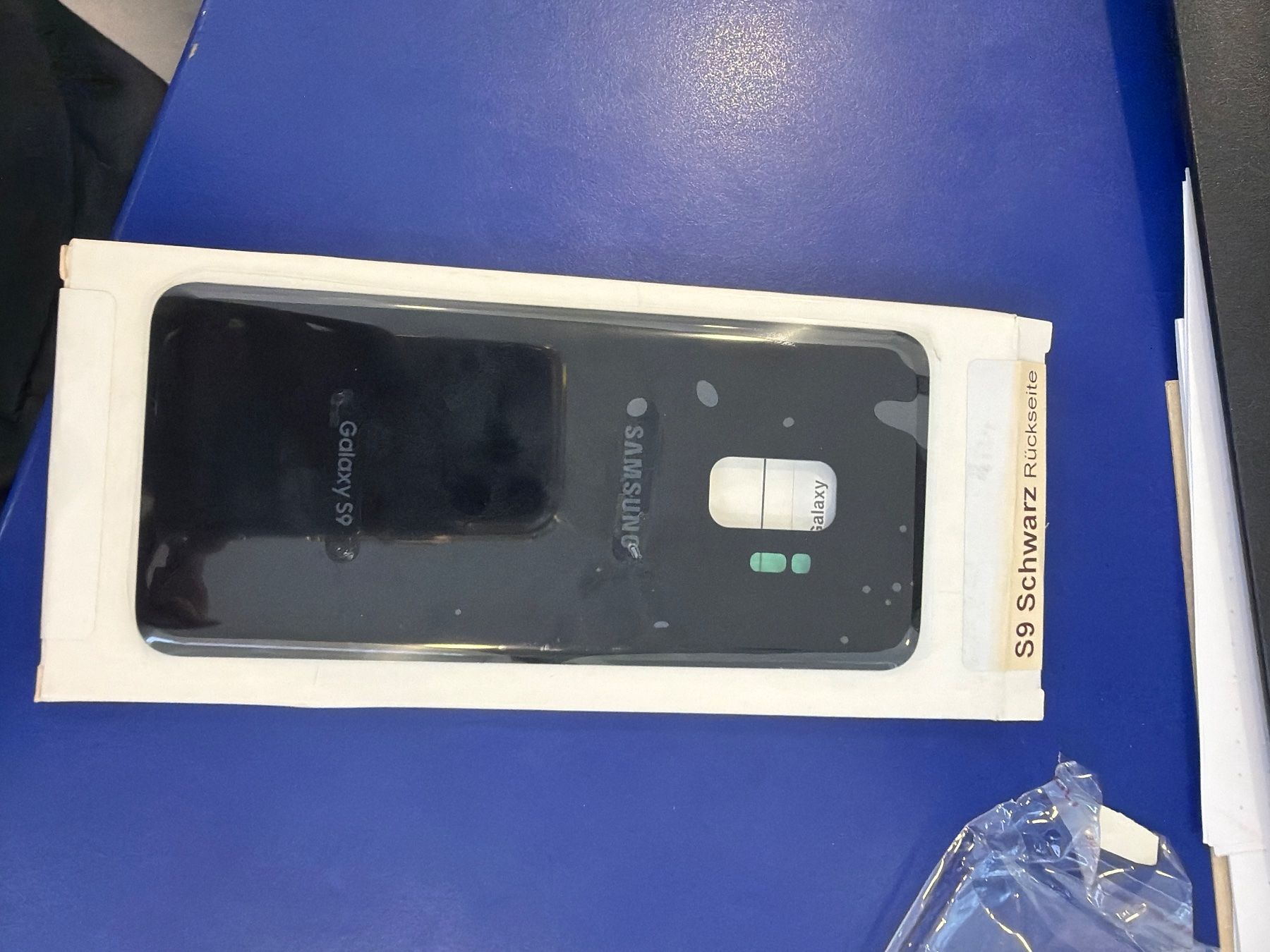 Cover & Protezioni schermo: Samsung Galaxy S9+ Back Cover Ersatzteil Black – Usato da Aarau venduto da RAMESTORE
