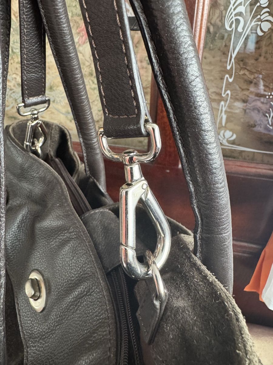 Taschen für Damen: Ledertasche Wildleder – Gebraucht aus Obfelden von cesarina10 9