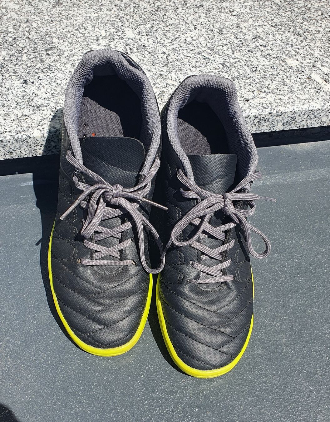 Decathlon Scarpe per ragazzi: chaussures de salle 36 – Usato da Servion venduto da meno999 2
