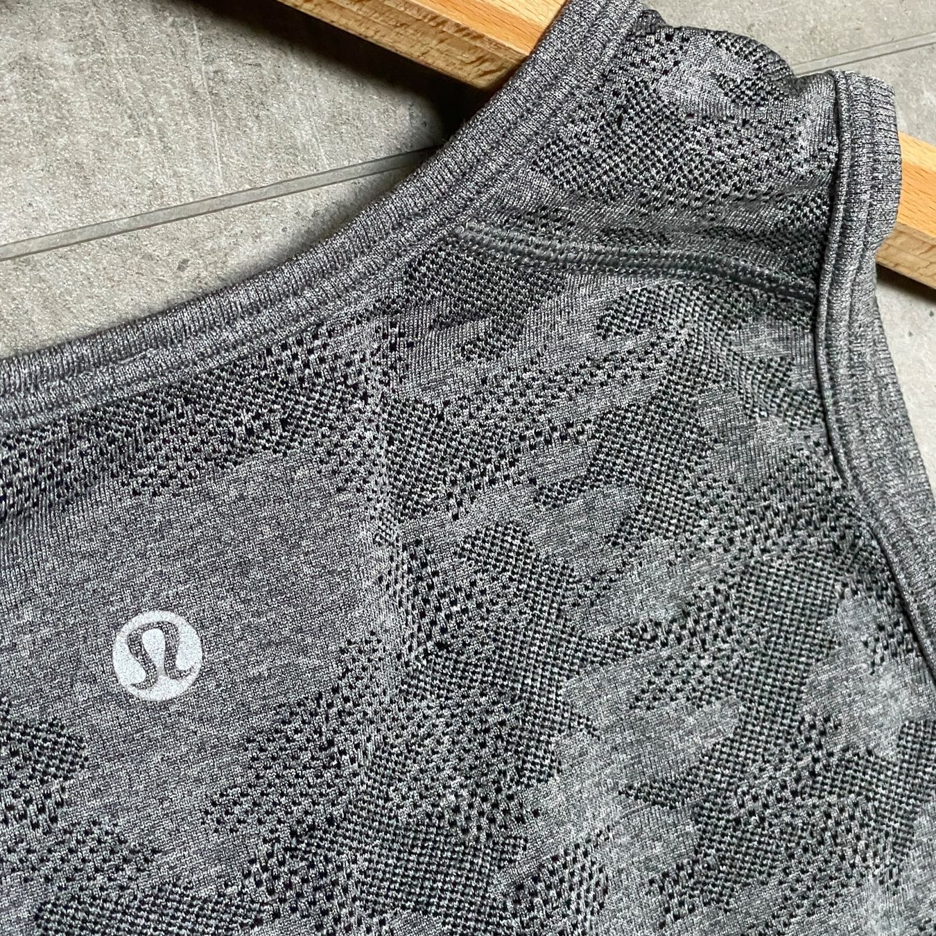 Lululemon T-shirt: Lululemon TANK Top (Gr.S) – Usato da Bern venduto da lolapennt 6