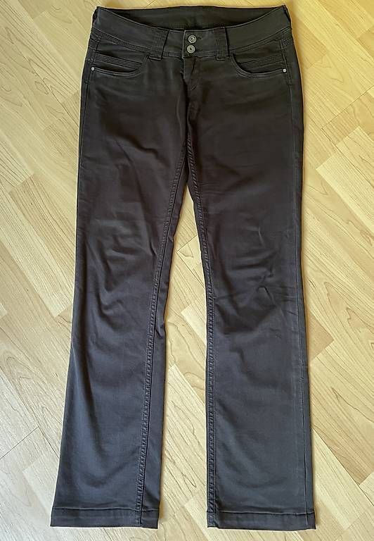 Pepe Jeans Pantaloni: Pepe Jeans Venus Low Straight schwarz ca.38 – Usato da St. Gallen venduto da K_Blum 1