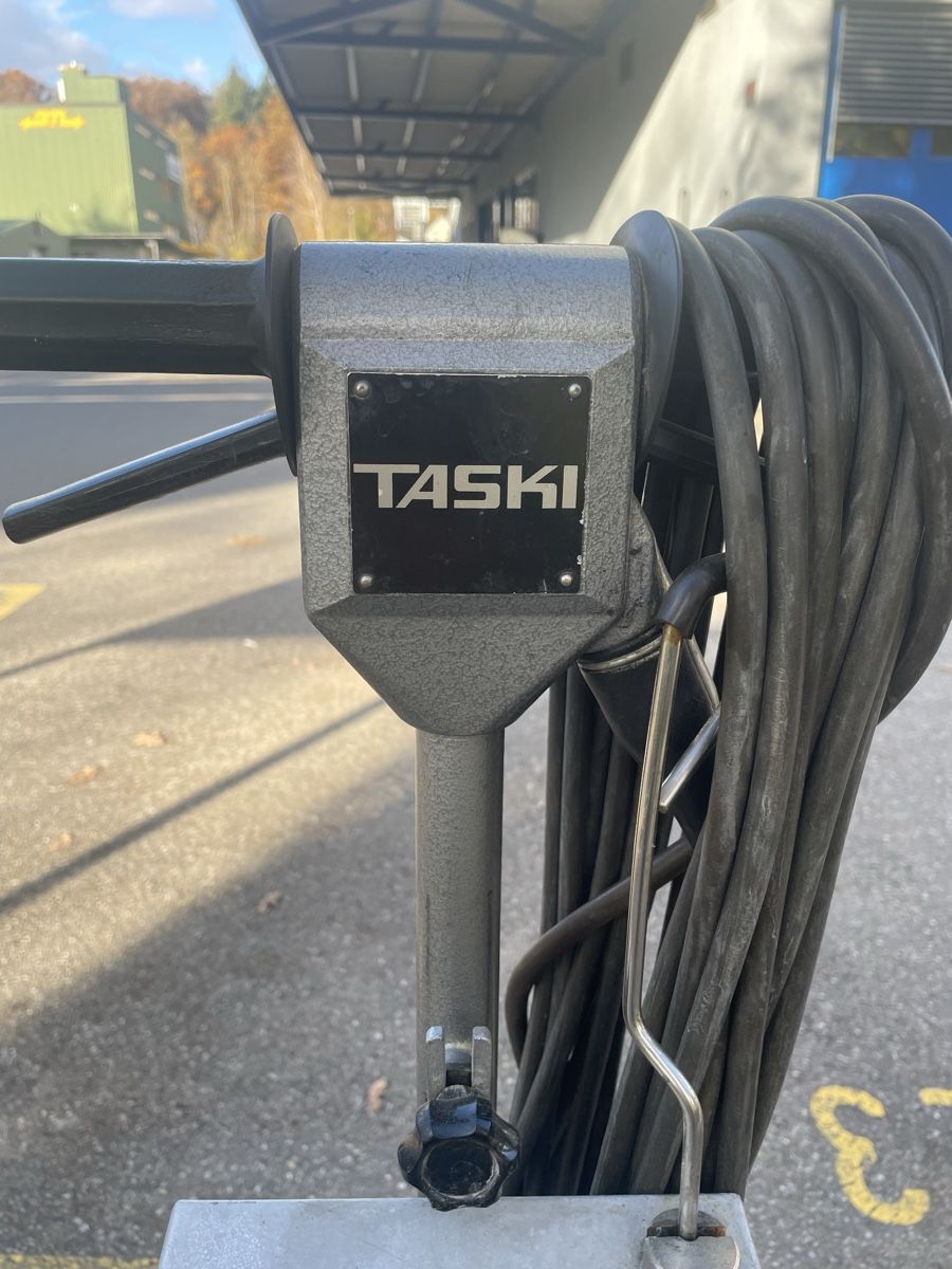 Tutte le macchine: Einscheibmaschine Taski – Usato da Würenlos venduto da Shop_Shop 6