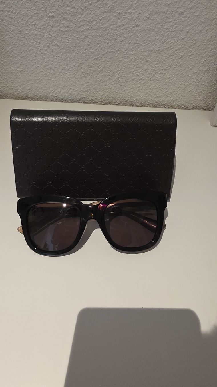 Gucci Occhiali & Lenti: Sonnenbrille Gucci Damen Schwarz mit Etui – Usato da Dietikon venduto da amelie_zh