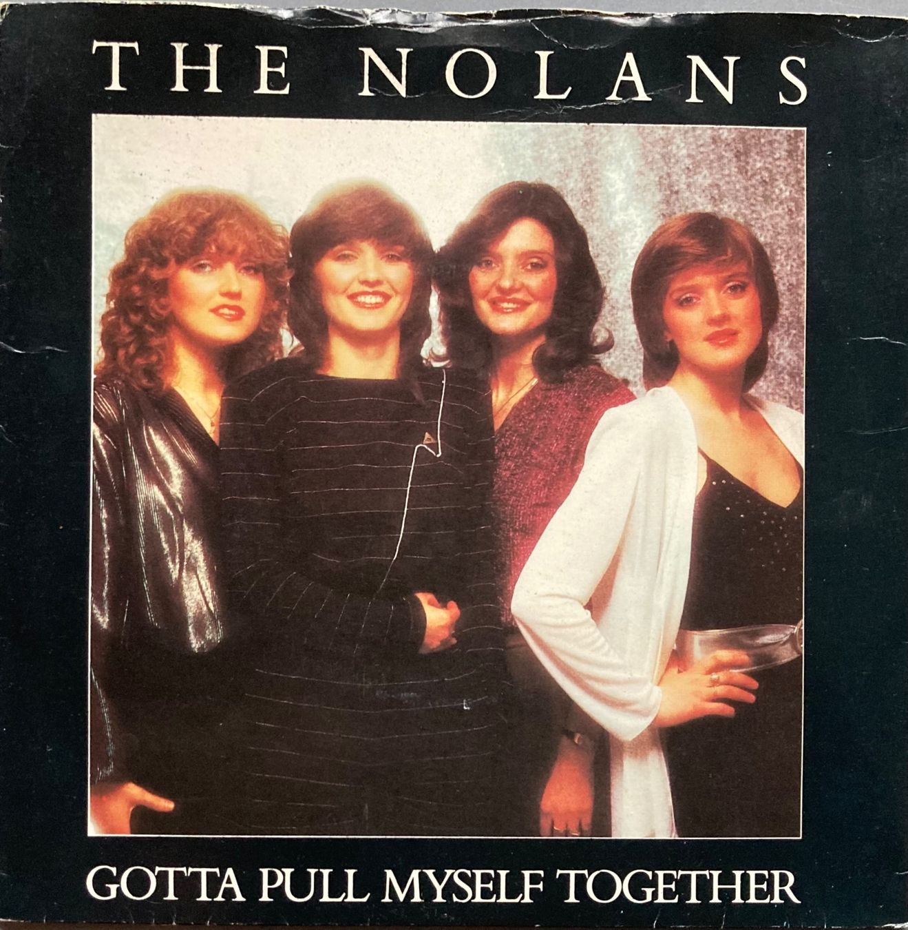 Vinyles: THE NOLANS - GOTTA PULL MYSELF TOGETHER – D'occasion à Poliez-Pittet par Newtown-Records