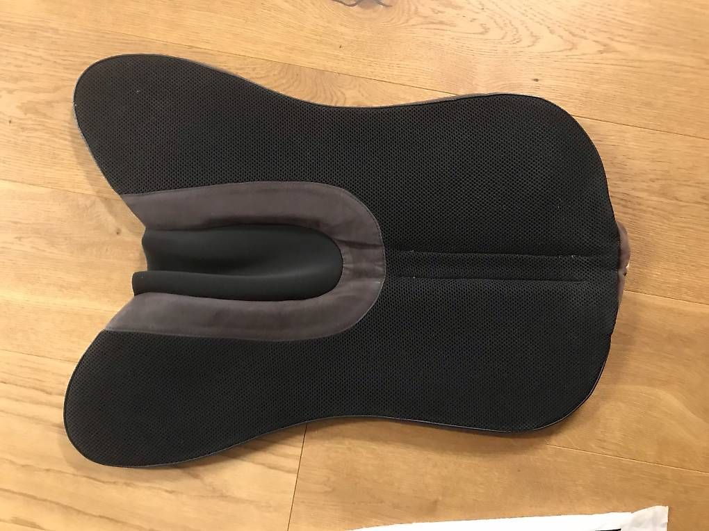 Sattel & Sattelzubehör: Winderen Pad springen 17" – Gebraucht aus Kriessern von Gavin0201 2