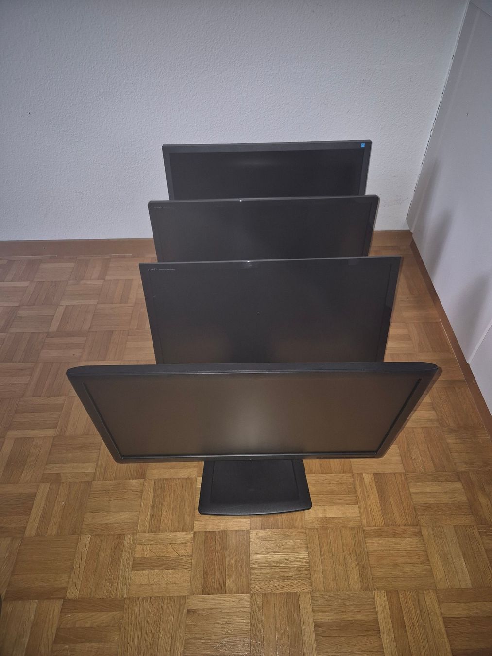 Monitore: **4x Monitore für einen Preis (23+24") – Gebraucht aus Uster von Leoporello 8