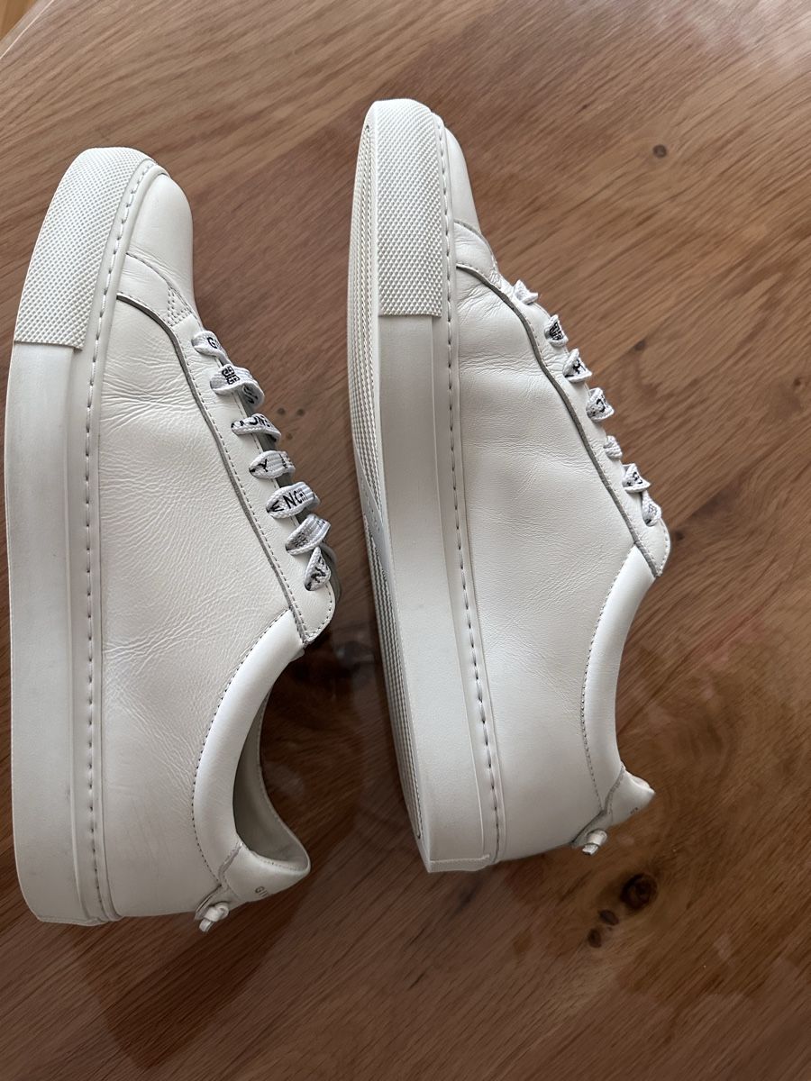 Givenchy Chaussures hommes: Givenchy sneakers size 40 – D'occasion à Adliswil par Maro_7 3