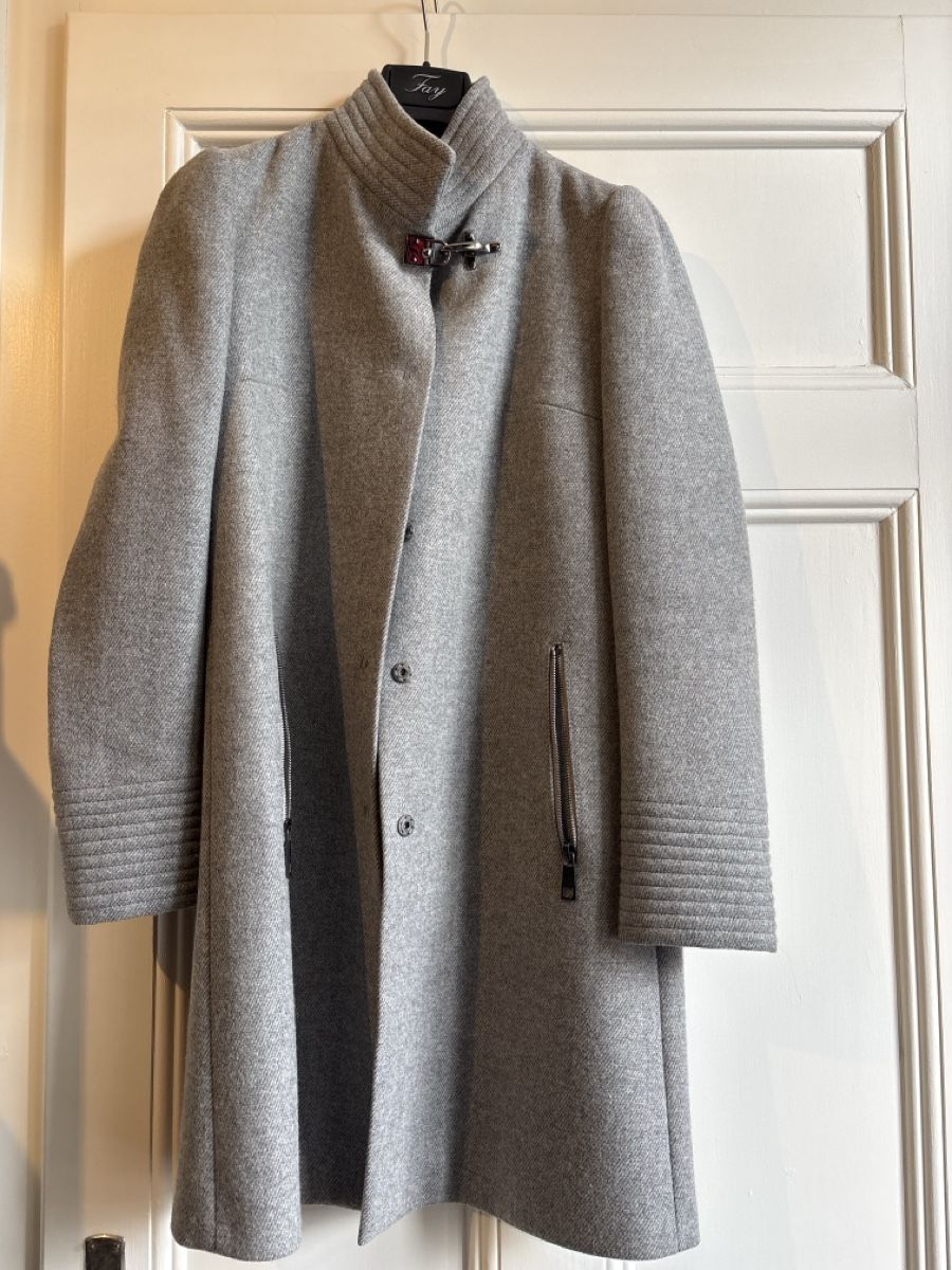 Fay Cappotti: Cappotto Grigio Fay XS – Usato da Lugano venduto da ELE2NDHANDSHOP