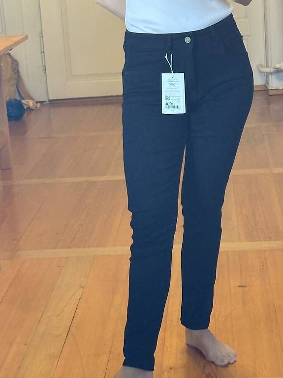 Sezane Jeans: Sézane Perfect Slim Jeans Black – Nuovo (secondo la descrizione) da Bern venduto da ani_6plr