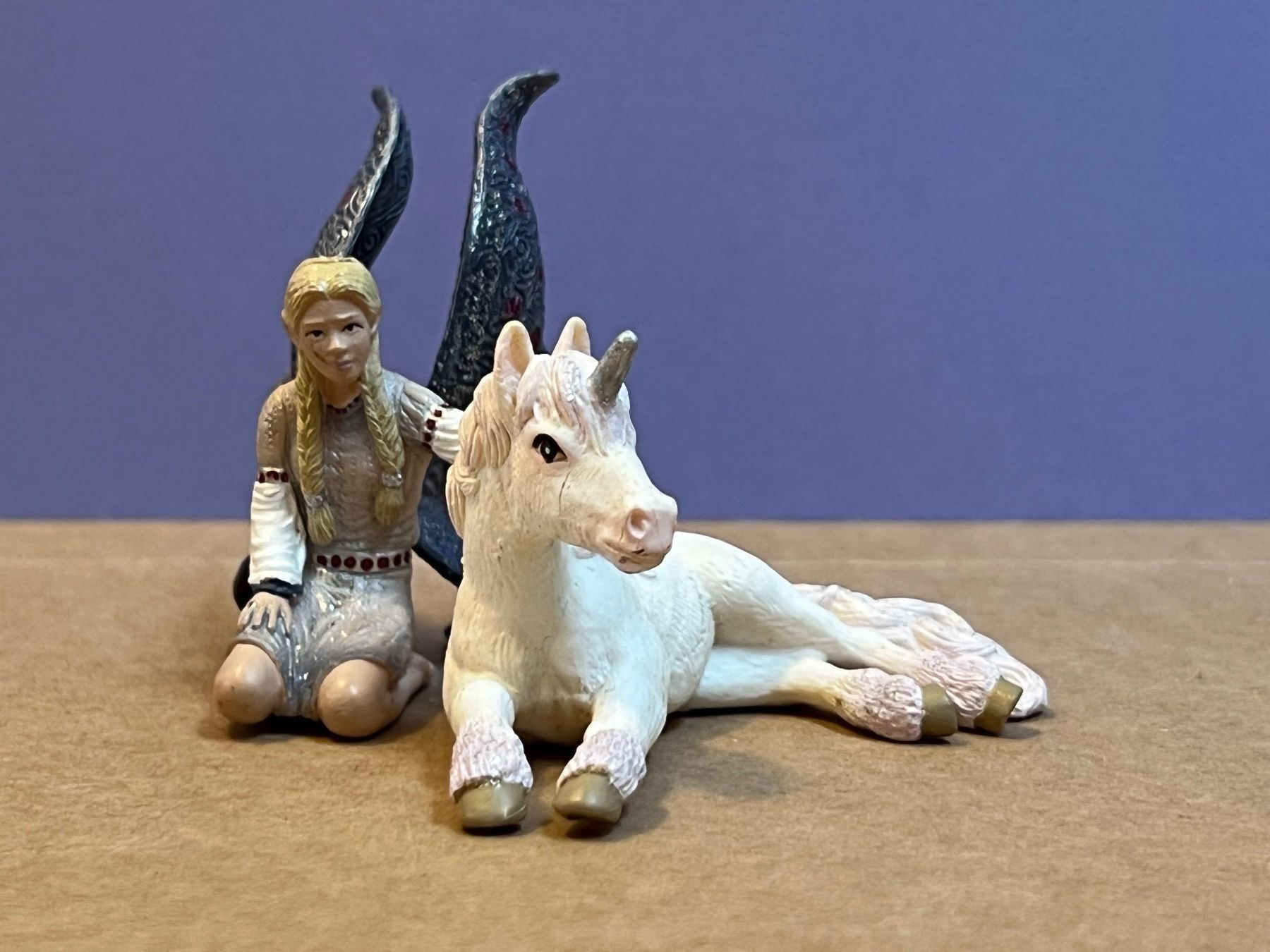 Schleich Statuette: Schleich Lindariel Einhornfohlen Bayala – Usato da Ennetbaden venduto da mapa05