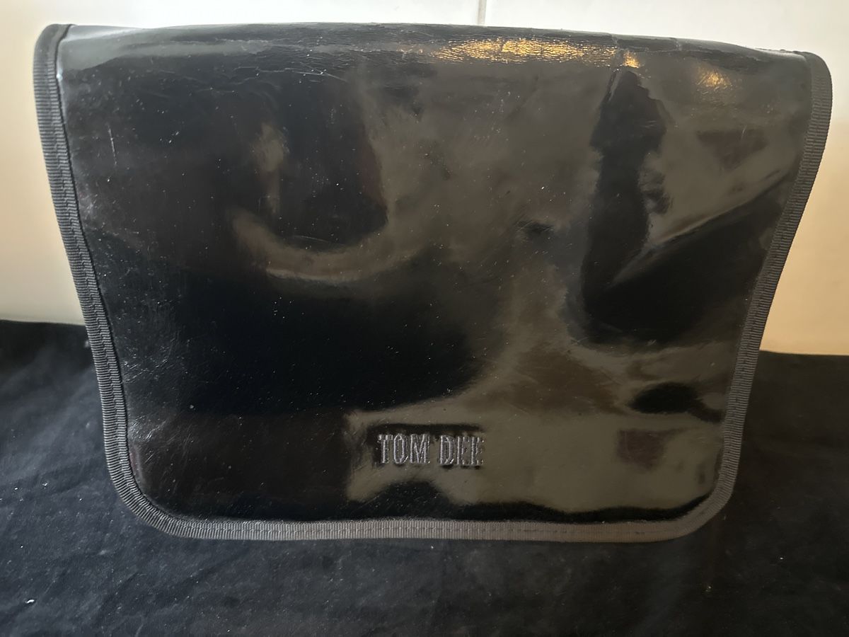 Taschen: Schwarze Tom Dee Laptoptasche / Umhängetasche – Gebraucht aus Zürich von Chaeffeler