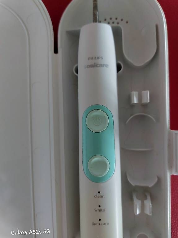 Zahnpflege: Philips Sonicare mit UV clean  – Gebraucht aus Rorschacherberg von jo08 3