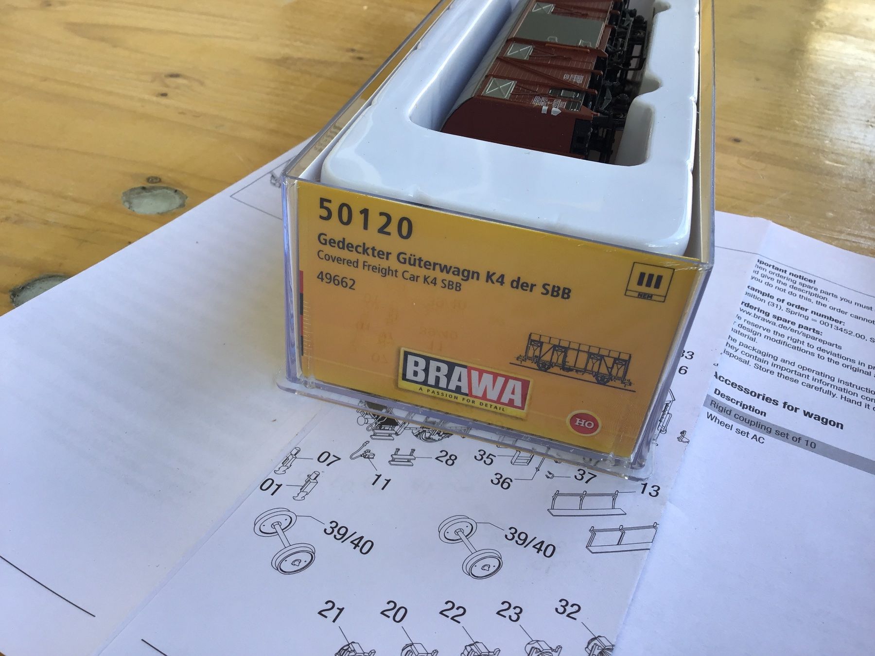 Brawa Modellini di ferrovie: Gedeckter Güterwagen K4 der SBB HO Brawa 50120 – Usato da Männedorf venduto da Modelle-aller-Art 2