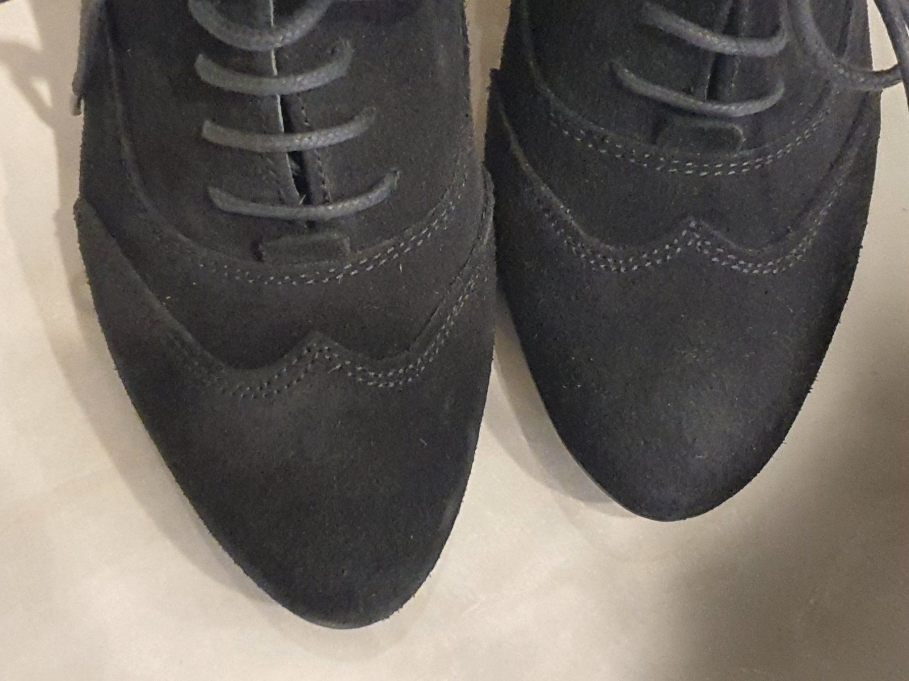 Scarpe da donna: Escarpins en daim noir 37 petit. – Usato da CASLANO venduto da Bebesa 4
