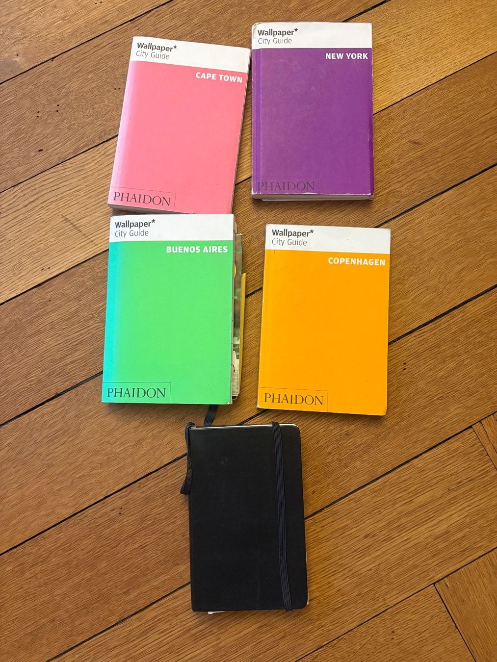 Libri: 5 Reiseführer Wallpaper & Moleskine – Usato da Zürich venduto da triangular