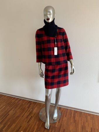 AKRIS: OVP/mit Etiketten- rot karierter Blazer+Rock, NP 2285