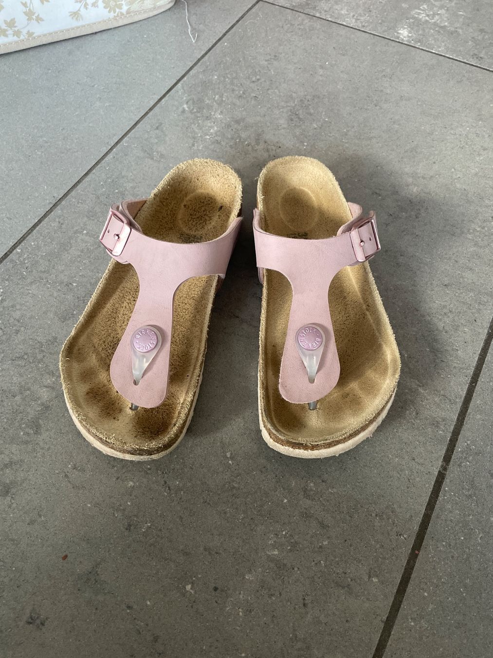 Birkenstock Schuhe für Mädchen: Birkenstock Gizeh Kids – Gebraucht aus Steffisburg von elle013