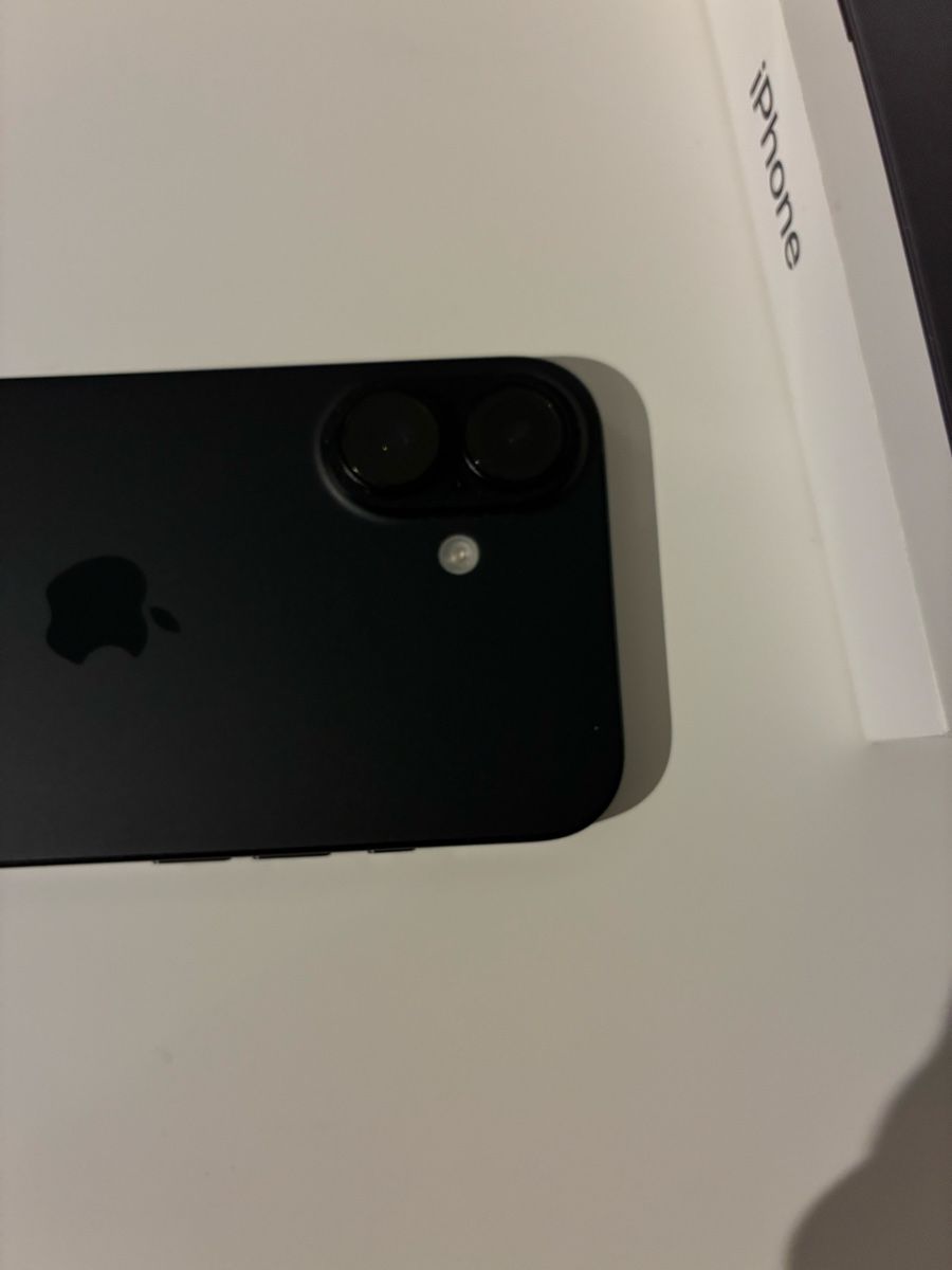 Apple Portables: Iphone 16 – D'occasion à Basel par asprion 3