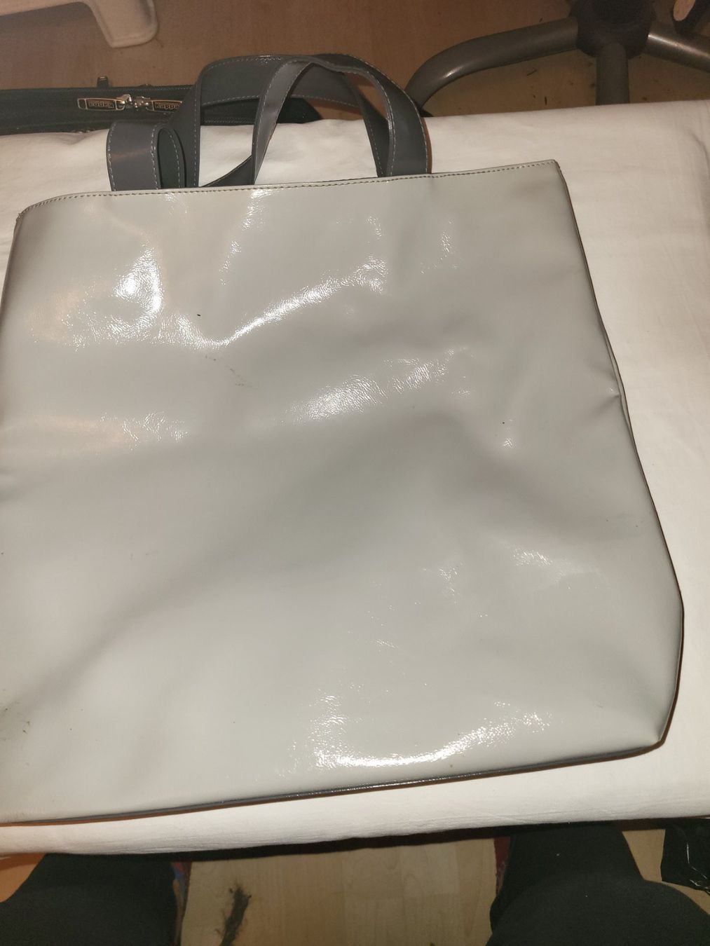Estée Lauder Borse da donna: Praktischer Shopper von Estée Lauder – Usato da Guggisberg venduto da Aegertenlehn 1