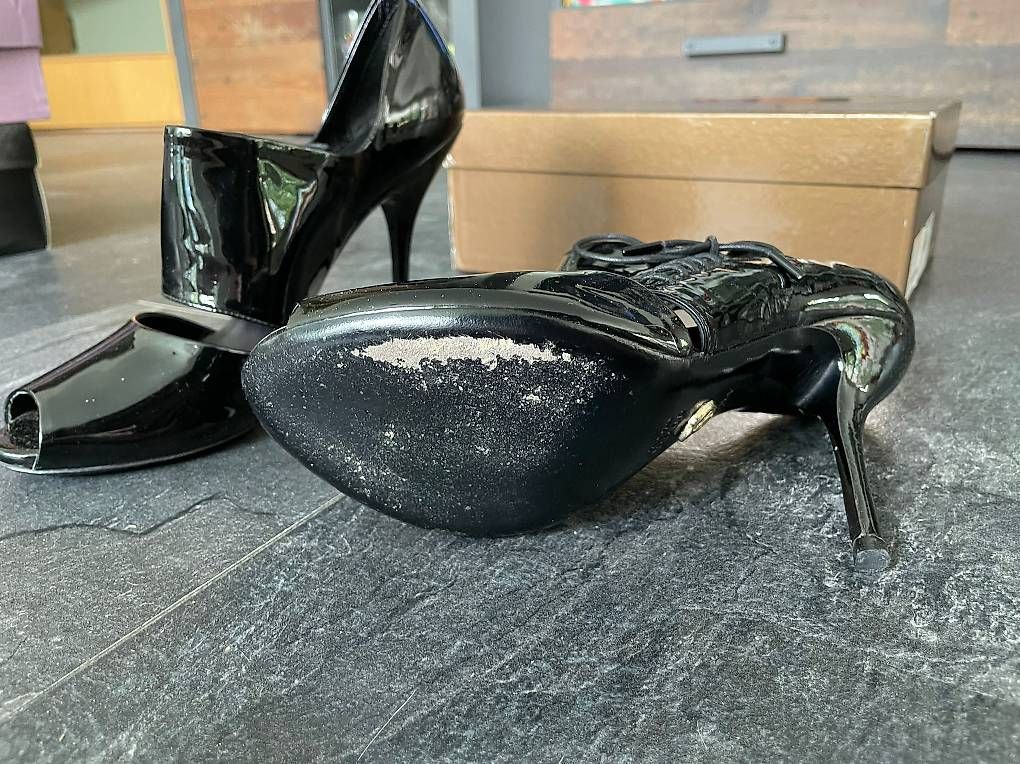 Scarpe da donna: Gucci Sandalen Schwarz Grösse 38.5 – Usato da Sissach venduto da Akimbaro 3