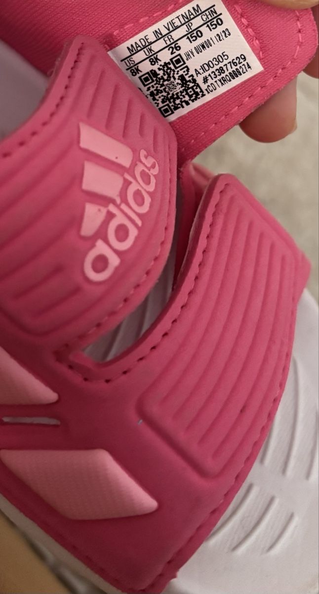Adidas Scarpe per ragazze: Adidas Sandalen 26 – Usato da Winterthur venduto da Bilure 1