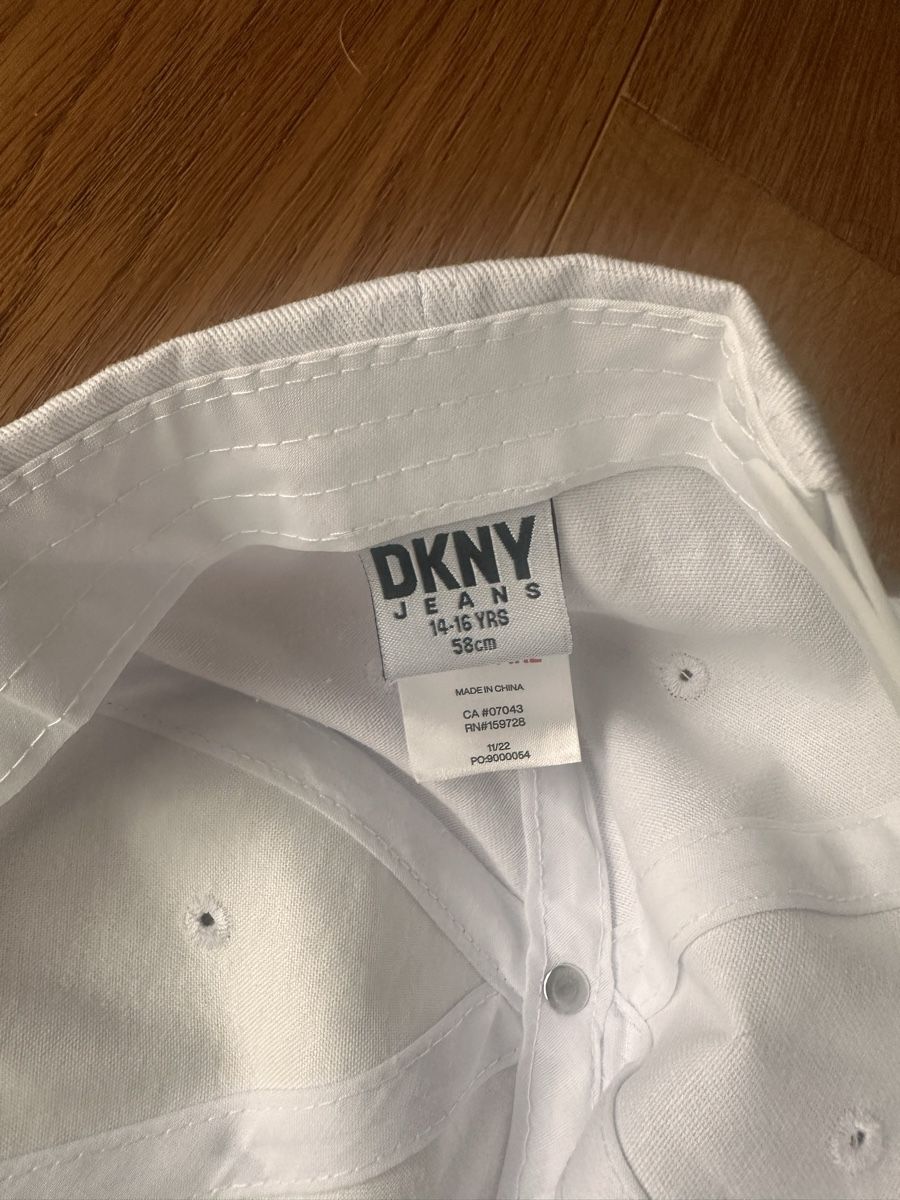 Vestes & Manteaux: DKNY baseball cap kids – D'occasion à Pfaffhausen par Klaras_second_hand 1