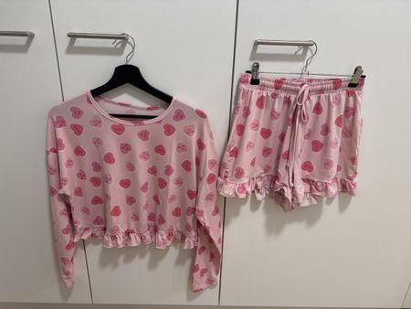 Süsser Pyjama Schlafanzug Herzchen Grösse XS 💕