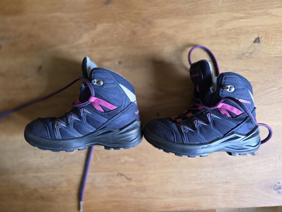 Lowa Schuhe für Jungen: Lowa Wanderschuh Gr. 26 – Gebraucht aus Bonstetten von Visor9 2