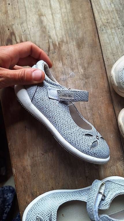 Scarpe per ragazze: Schuhe Mädchen Gr. 24-28 – Usato da Rüti ZH venduto da la-93 4