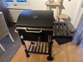 Holzkohlegrillwagen, bis 08.2027 in Garantie