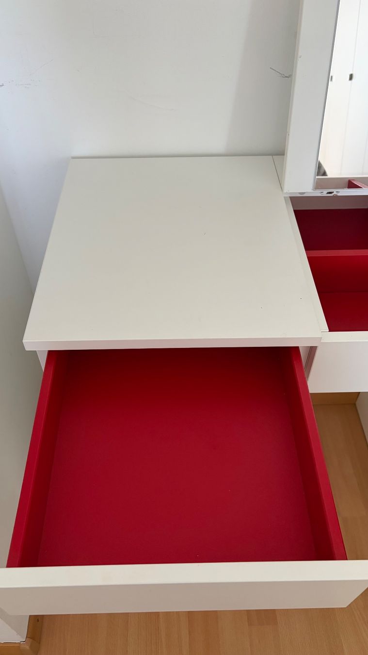 Ikea Tavoli da trucco: Schminktisch IKEA – Usato da Bern venduto da ece_nxk7 3