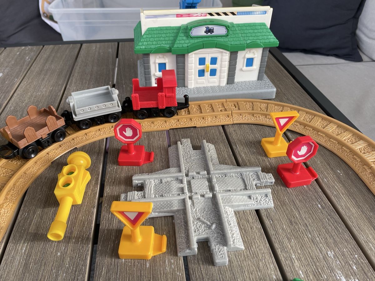 Fisher-Price Jouets: Fisher Price GeoTrax Eisenbahnset – D'occasion à Uster par Jemedi 1