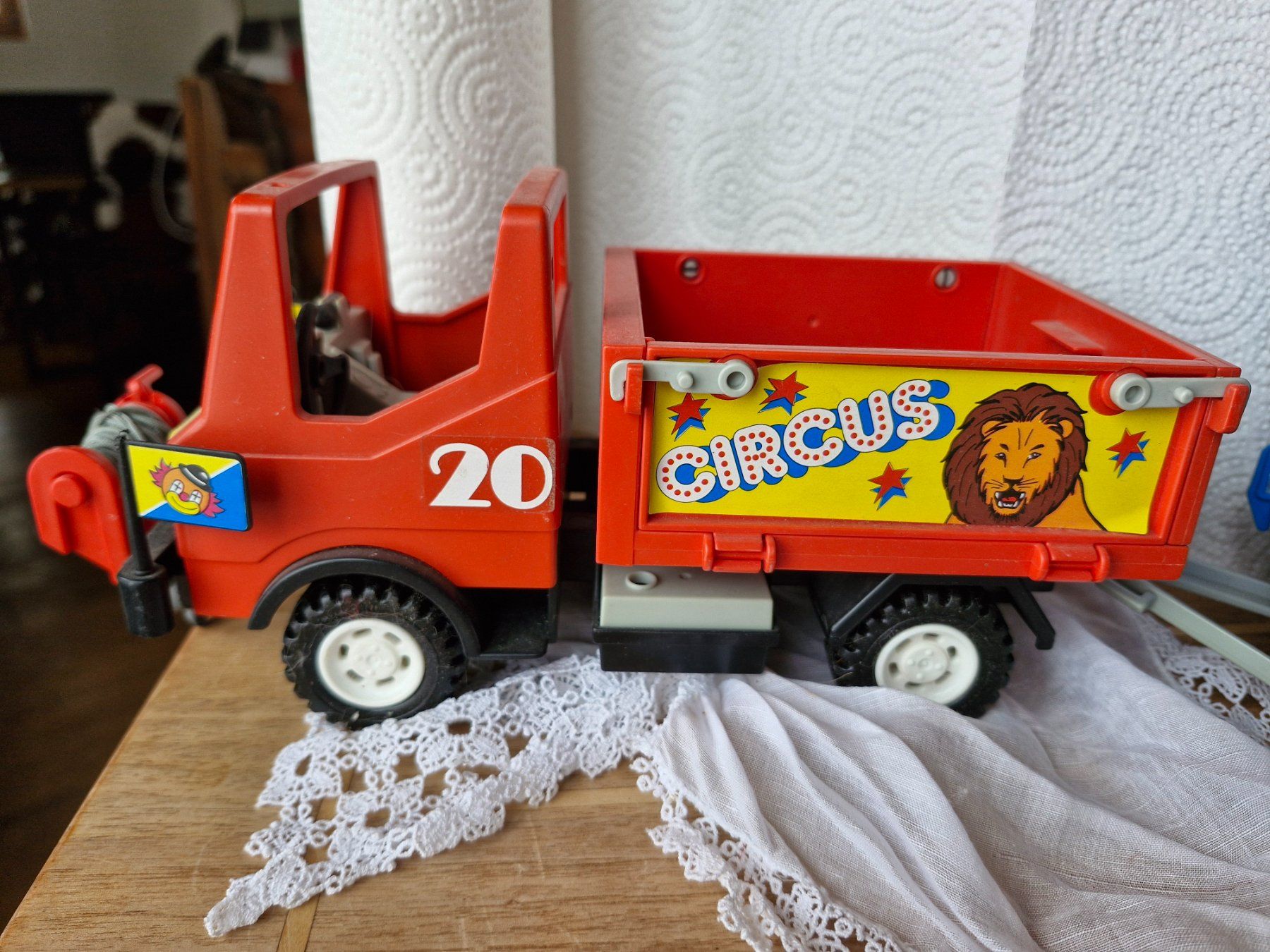 Playmobil Giocattoli: Zirkuswagen mit Jeep – Usato da Guarda venduto da rue_bpd7 1